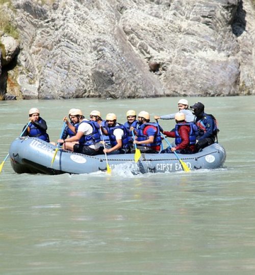 river-rafting-7499929_640